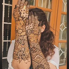 A gorgeous full-coverage floral design. I love how the different sizes of flowers and leaves come together to create a pattern that is dense yet graceful.