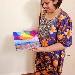 It's pure joy to see adults rediscover their creative side. In just one session, this participant created a vibrant, textured masterpiece using palette knives, and took home a beautiful piece of art she can be proud of.
