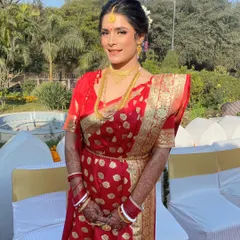 My beautiful Bengali bride Shayree, ready for her daytime wedding. The look is traditional, with a focus on her eyes and the classic mukut.