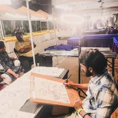 I'm ready to draw anytime, anywhere. Even if the lighting isn't great at your evening event, I come prepared with my own setup, including a ring light, to make sure we get the best results.