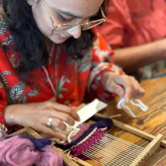 Here is a participant completely absorbed in her work, finding a quiet focus as she weaves. My workshops are all about this feeling of mindful creation, where the process is just as important as the finished piece. No experience is needed, just a willingness to try.