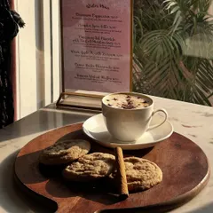 Cold days call for warm treats. Our winter menu features delicious cinnamon cookies and a cinnamon-dusted cappuccino, the perfect way to warm up.