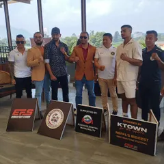 Another shot of the pre-fight press conference and face-off in Nepal.