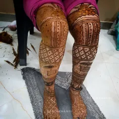 Another view of the full bridal leg mehndi. This is a growing trend for brides who want to go all out with their wedding henna.