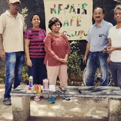 Our super cool team of volunteers and enthusiasts at a Bengaluru workshop. We are always looking for more people to join us, whether to repair, organize, or just spread the word.