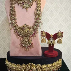 Another exquisite temple jewellery set from my collection. This one features intricate carvings of deities and is perfect for a very traditional bridal look.