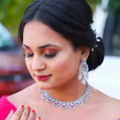 A close-up on the modern glam makeup. You can see the detailed eyeshadow blending and the flawless airbrushed finish on the skin, perfect for high-resolution portrait photography.