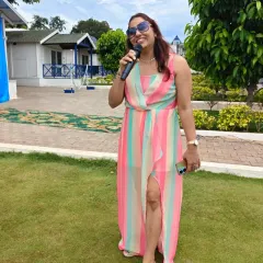 Creating my own vibe at an outdoor family get-together. This colorful, breezy dress was perfect for a fun day out in the sun.