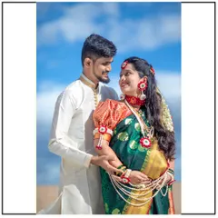 I also offer traditional maternity shoots. This couple chose to celebrate with a beautiful green saree and floral jewelry, blending cultural heritage with the joy of expecting.