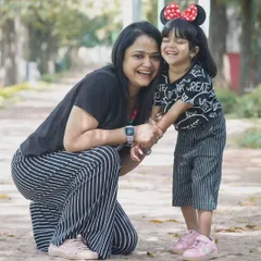There's nothing more beautiful than the bond between a mother and daughter. My goal during family sessions is to capture these shared laughs and authentic connections in a natural outdoor setting.