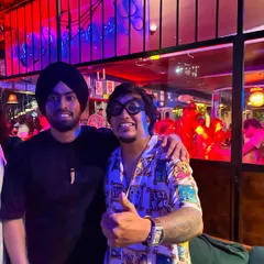 Another shot with the artist Juss during his packed show. Collaborating with live performers is a key part of the diverse events I handle.