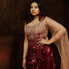 A powerful pose showing off the starry reception makeup. The look is designed to be dramatic yet elegant, perfect for an evening celebration.