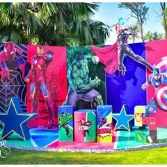 For the ultimate superhero fan, I assembled the Avengers with this dynamic, multi-panelled backdrop. Featuring life-sized characters like Iron Man and the Hulk, this setup creates a powerful photo opportunity and sets the stage for an epic adventure.
