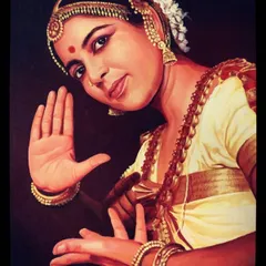 This beautiful painting by Rajeev captures the essence of my teacher, Smt. Rukmini Devi Arundale. She transformed Bharatanatyam, and her teachings remain my guiding light.