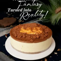 A Biscoff fantasy turned into reality. This cheesecake combines a creamy, smooth texture with the irresistible caramelized flavor of Lotus Biscoff, both in the crust and on top.