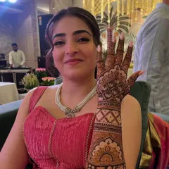 A beautiful single-hand design for a party guest. The pattern is dense on the hand and lighter on the arm, making it elegant and comfortable to wear.