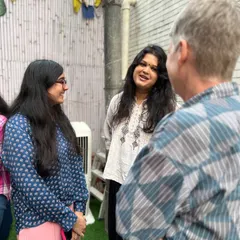 Participants interacting with a mentor from the Goethe-Institut. Our workshops provide a unique opportunity for cross-cultural exchange and networking.