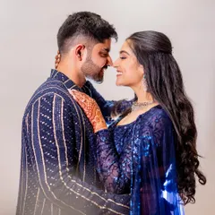 A sangeet night calls for a bit of sparkle. We went for coordinated deep blue outfits that were perfect for an evening of dance and celebration, proving that you can be both glamorous and in sync.