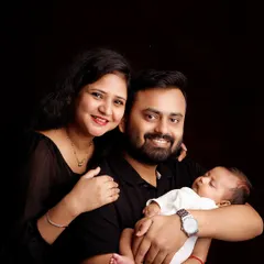 Cradled in love, wrapped in warmth. The first family portrait with a newborn is a once-in-a-lifetime moment, and I am honored to capture it.