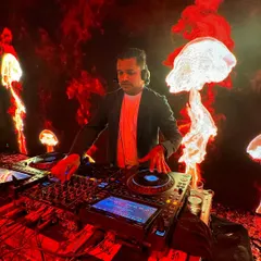 This is what a high-energy after-party looks like. With a custom LED backdrop and a playlist that keeps everyone on their feet, I transform your reception into an exclusive club experience.