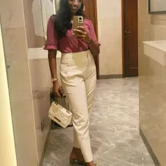 A selfie to remind you to "trust the process." I know clients come to me with doubts and a lot of misinformation. My job is to provide a safe, sustainable plan and help you listen to your body.