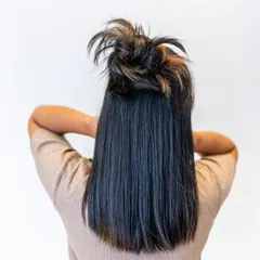 Get a perfect messy bun in seconds with our Donut Bun, made from 100% real human hair. It's a quick and stylish accessory for a casual day out or a special event.