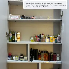 This client's personal care products and fragrances are now neatly organized on shelves with clear labels. Our team's experience makes your life as simple as possible.