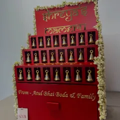 A full view of the personalized Mameru gift structure, showing the tiered design that allows for a grand and organized presentation of many small gifts.