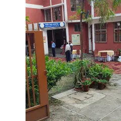 We have had the honor of serving at many prestigious places, including hostels at the University of Delhi. This photo is from an event we catered at the TSRM Rao Hostel.