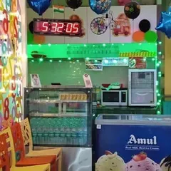 Our in-house cafe is fully stocked to handle all your party needs. From bottled water and drinks to a variety of Amul ice creams, I make sure there are plenty of tasty options for everyone.