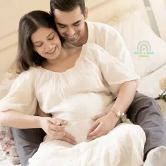 There's a special kind of magic in capturing your journey right in the comfort of your own home. This in-home lifestyle session is all about soft light, real smiles, and the quiet joy of waiting for your little one.