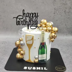 Another version of our popular champagne cake, perfect for celebrating good times with a bottle of Moët.