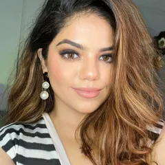 Another angle of my coffee date makeup. I love playing with soft glam looks for my personal style.