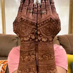 A perfect henna stain is a work of art on your skin. This is the beautiful result of a baby shower mehendi, rich and dark.