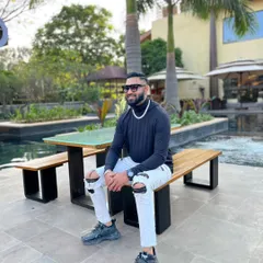 A moment of calm before the storm of a corporate event. I travel across the country for gigs, bringing my energy and music to create unforgettable brand experiences wherever they are needed.