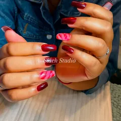 Another look at the bold burgundy and pink marble set. This design is perfect for anyone who loves deep colors and a bit of artistic flair.