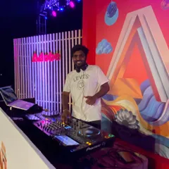 Throwback to an amazing corporate event I played for Adobe. I know how to match the music to a professional setting while still making sure everyone has a great time.