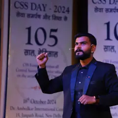 A keynote is a conversation with the audience. Here, I am breaking down a complex idea using storytelling and magic, making abstract corporate themes like leadership and emotional intelligence tangible and memorable for everyone present at the CSS Day event.