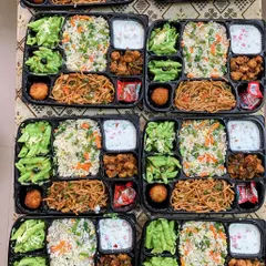 Convenience without compromise. These ready-to-eat meal thalis are perfect for corporate lunches or house parties. This order featured a delicious combination of Green Sauce Pasta, Veggie Pulao, Hakka Noodles, Babycorn Manchurian, and a Cheese Ball, all packed and ready to be enjoyed.