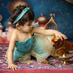Princess Jasmine and her trusty tiger, Rajah. This shot captures the story and magic of the theme, creating a portrait that is more than just a photo.