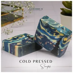Inspired by a starry night, this cold-pressed soap is a visual treat. It's formulated with nourishing oils that create a rich lather, cleansing your skin while leaving it soft and moisturized.
