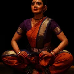 Another moment from Kanhopatra. Every performance of this piece is an inexplicably exposing and cathartic experience.