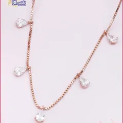 Grace meets brilliance in this elegant chain. The delicate rose gold box chain is adorned with sparkling pear-shaped diamonds, reflecting timeless beauty and modern sophistication.