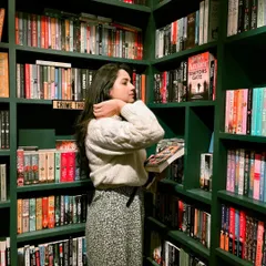 Taking a moment to get lost in the crime thrillers section at Kunzum bookstore. I believe a good shopping day includes moments of quiet discovery too, and I know all the best places for it.