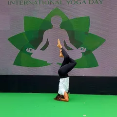Another view of my headstand demonstration for International Yoga Day. I believe yoga is a celebration of what our bodies and minds can achieve, and it was a joy to share this moment.