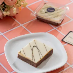 When a fudgy brownie meets rich cream cheese, it's pure indulgence. This Cream Cheese Brownie offers the perfect balance of tangy and sweet, with a dense, satisfying texture.
