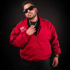 Fresh look, fierce energy. A shot from my 2025 photoshoot, showing off the cool and confident style I bring to my events.
