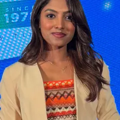 A close-up from the Vashi event. Being able to switch languages helps me connect with every single person in the audience.
