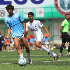 A player dribbles the ball with precision during the HCL Delhi Future Stars Youth League. This is on-field confidence forged through rigorous training.