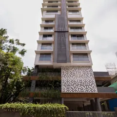 The Skylight apartment building in Chembur is a testament to timeless design rooted in materiality and natural light. The facade is designed with integrated planters and rhythmic detailing to create a warm and engaging experience for residents and pedestrians alike.